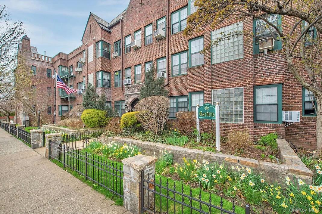 94-11 69th Avenue # 102, Forest Hills, NY 11375