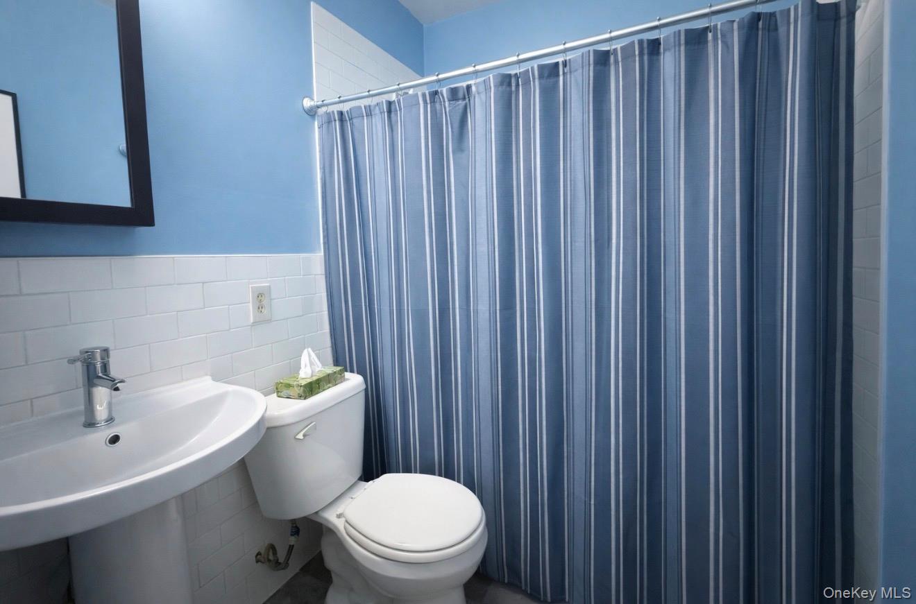 8 Vermont Street, Long Beach, NY 11561