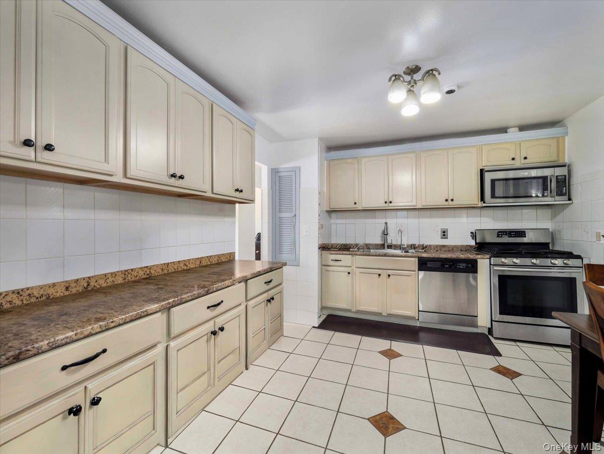 30 Govan Drive, Stony Point, NY 10980