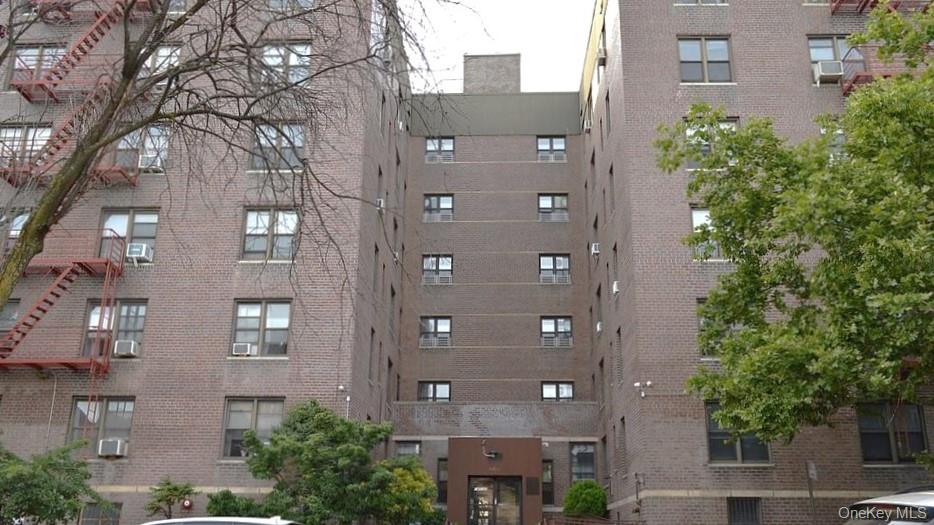 147-37 Roosevelt Avenue # 5D, Flushing, NY 11354