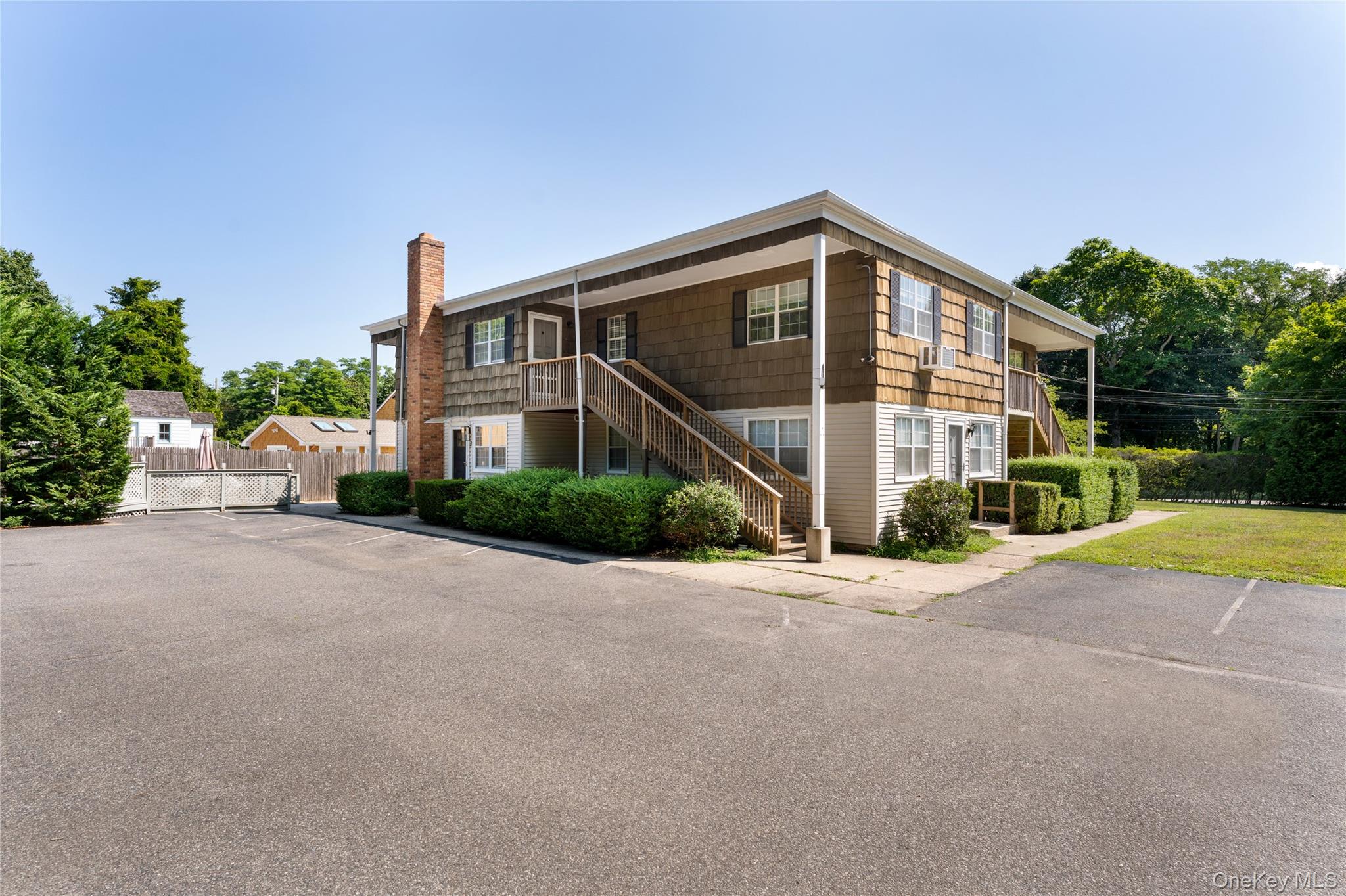 40 Canoe Place Road # 5, Hampton Bays, NY 11946