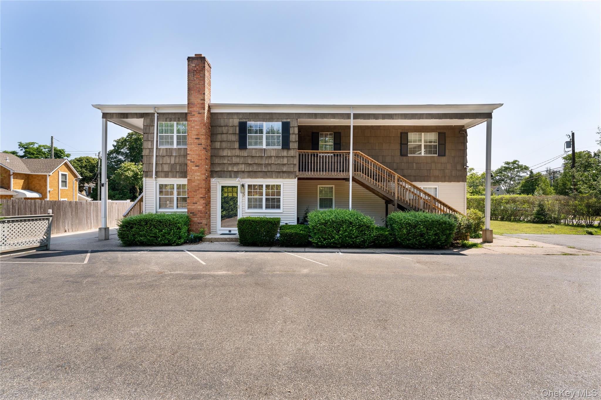 40 Canoe Place Road # 5, Hampton Bays, NY 11946