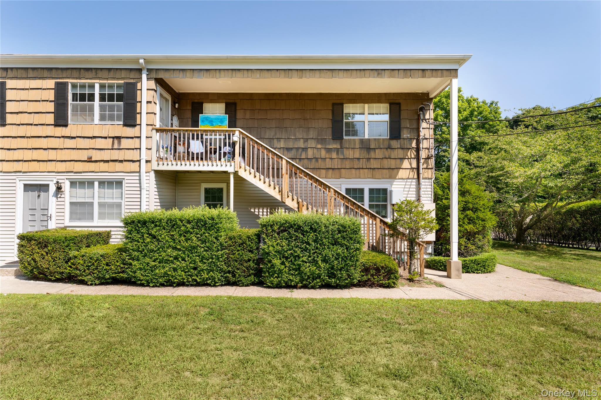 40 Canoe Place Road # 5, Hampton Bays, NY 11946