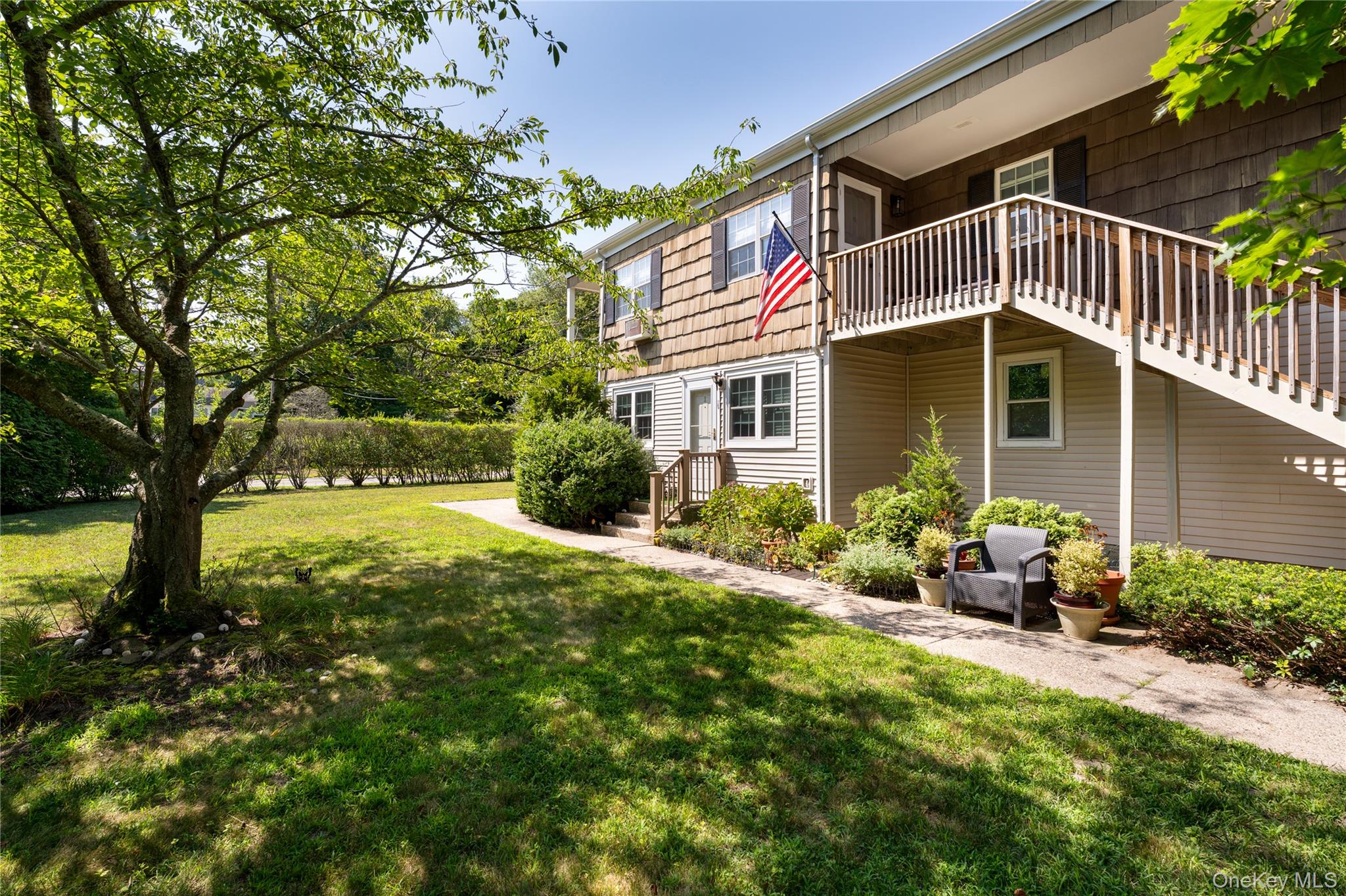 40 Canoe Place Road # 5, Hampton Bays, NY 11946