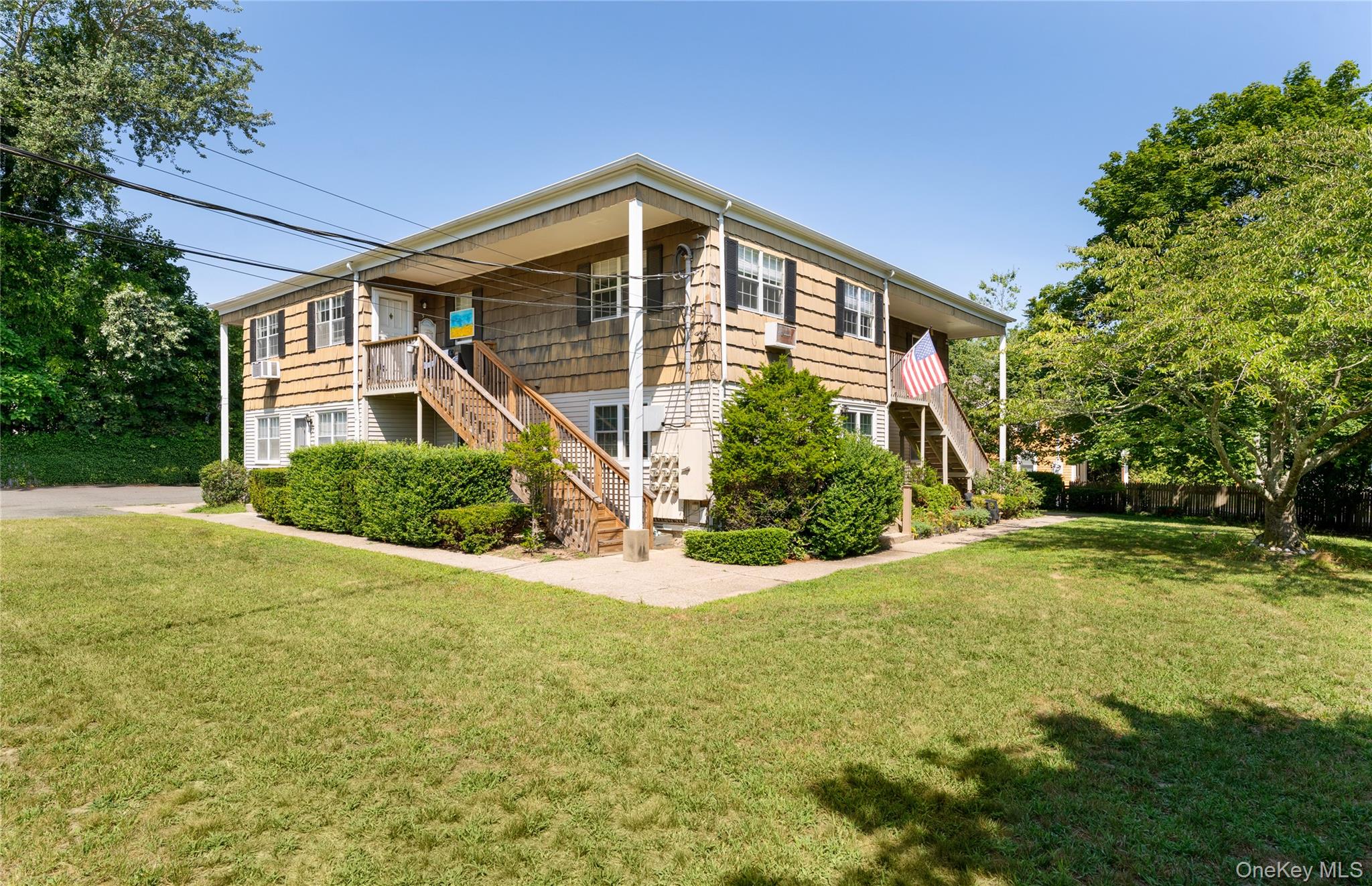 40 Canoe Place Road # 5, Hampton Bays, NY 11946