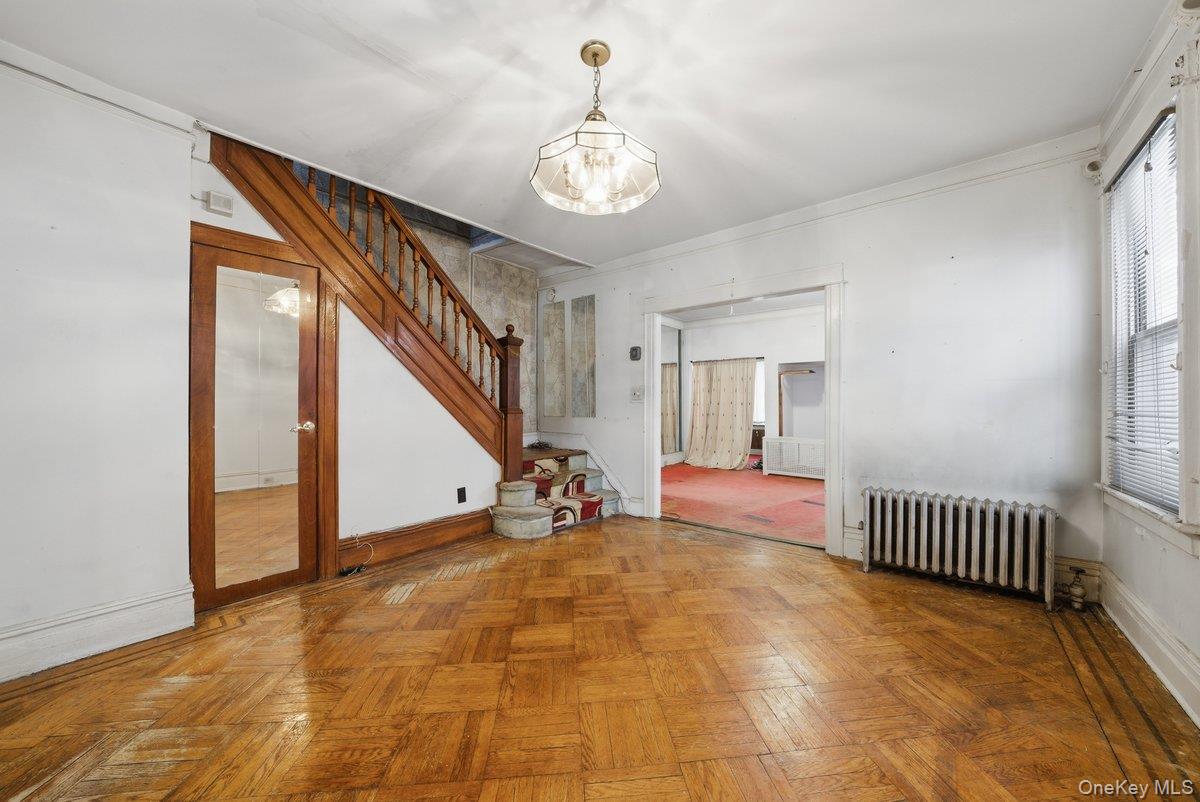 10034 198th Street, Hollis, NY 11423