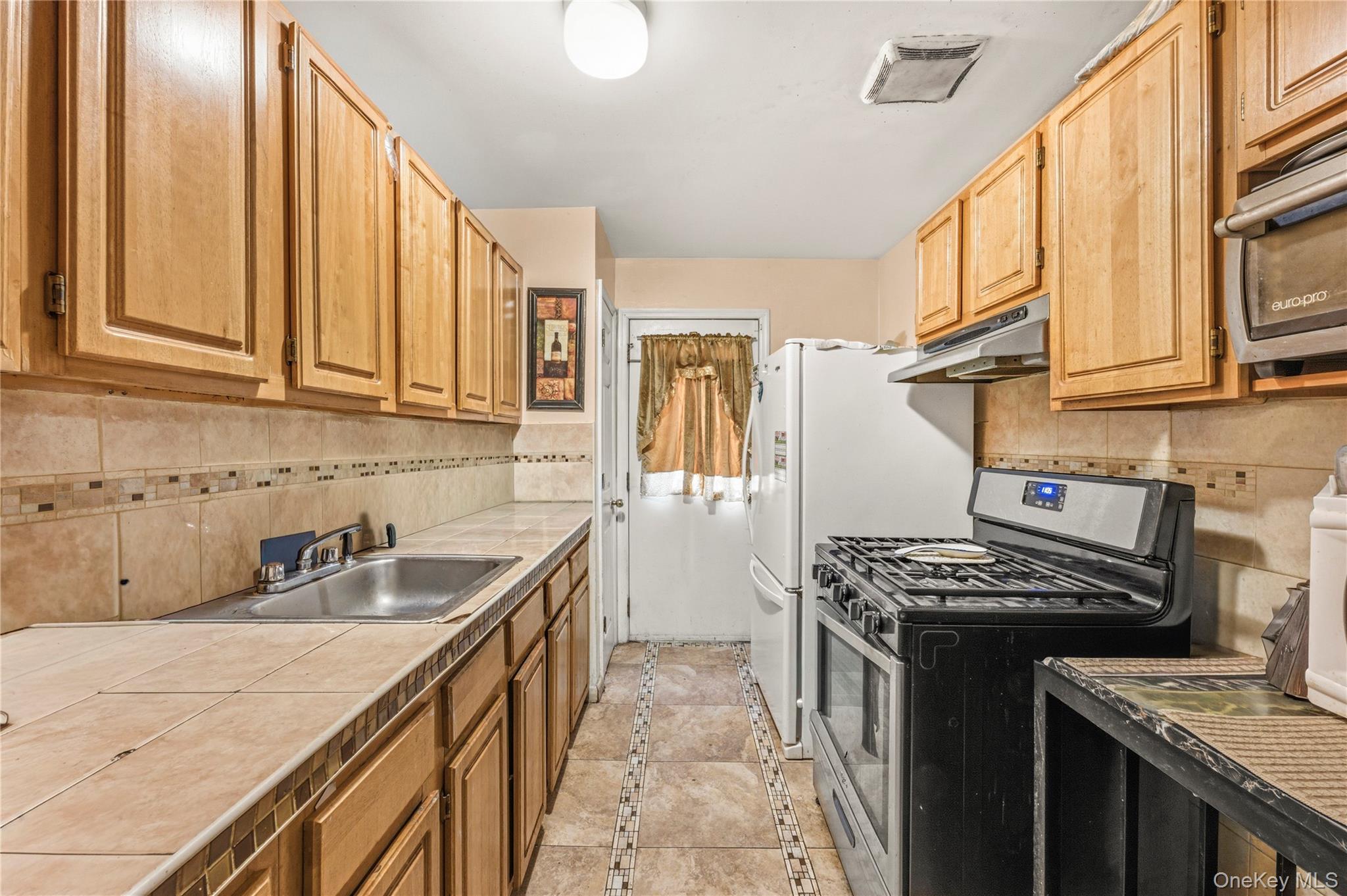 592 Beech Terrace, Bronx, NY 10454