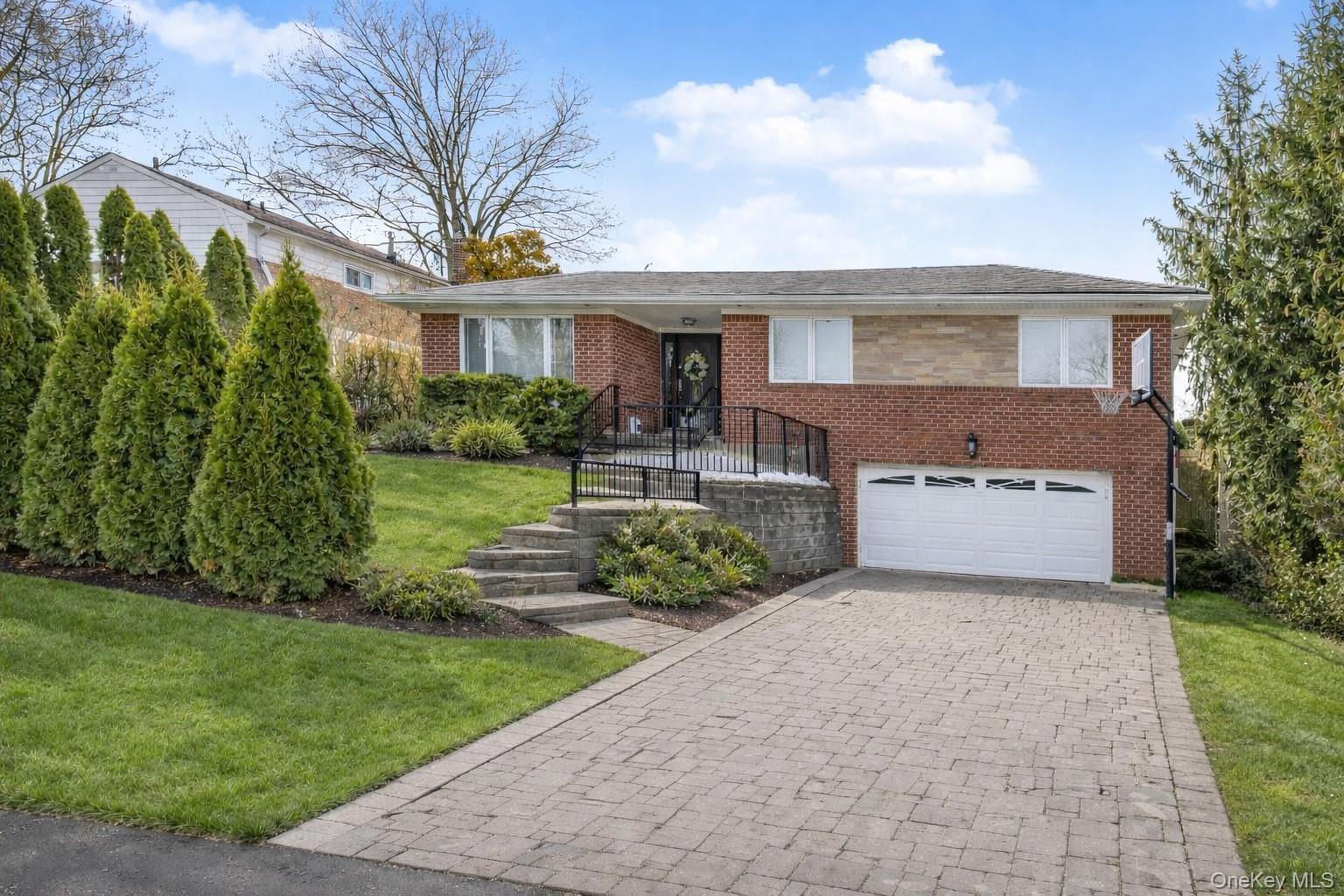 27 Witteman Place, Staten Island, NY 10301