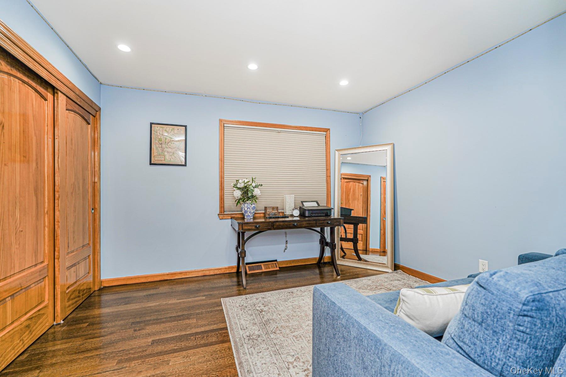 27 Witteman Place, Staten Island, NY 10301