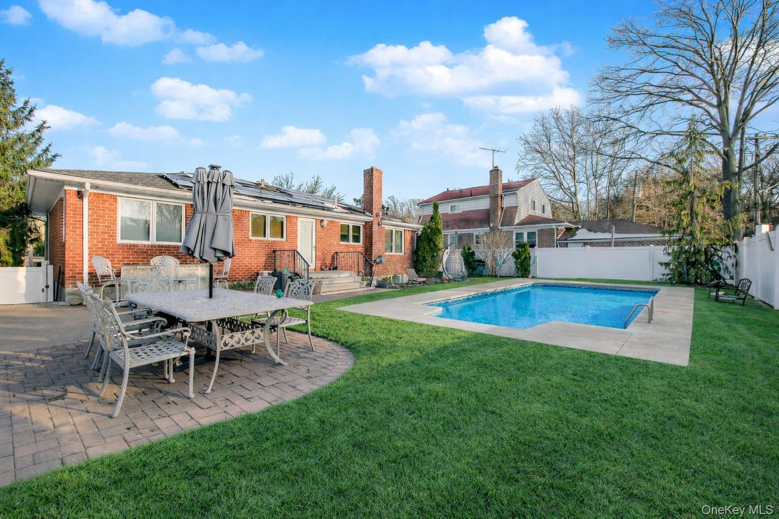 27 Witteman Place, Staten Island, NY 10301