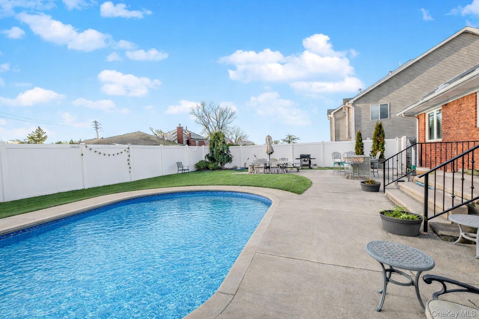 27 Witteman Place, Staten Island, NY 10301