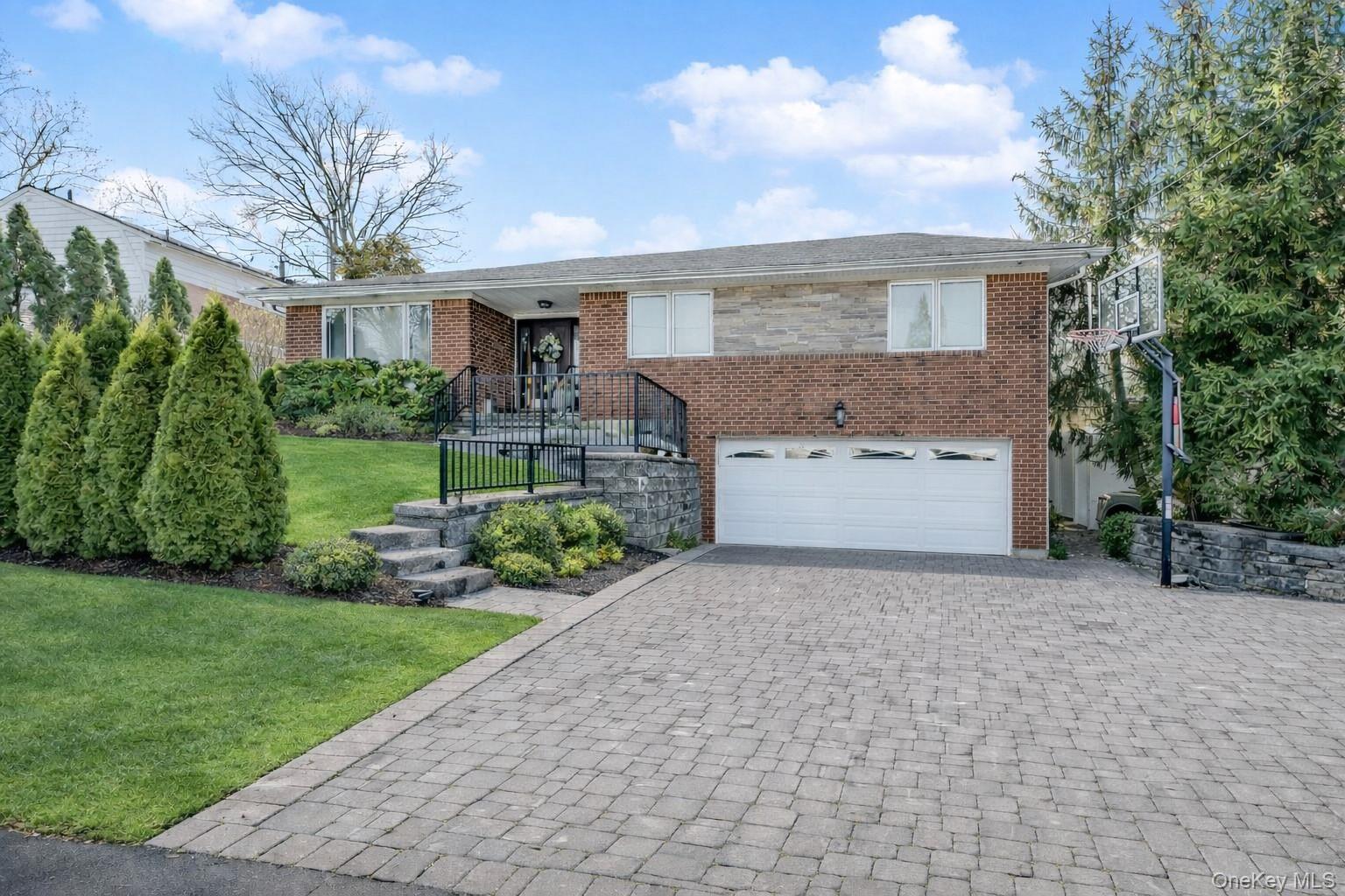 27 Witteman Place, Staten Island, NY 10301