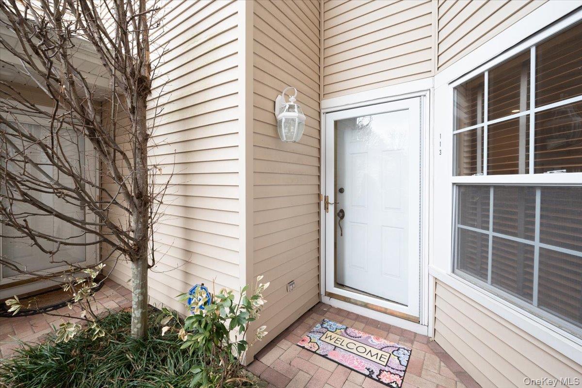 113 Windwatch Drive, Hauppauge, NY 11788