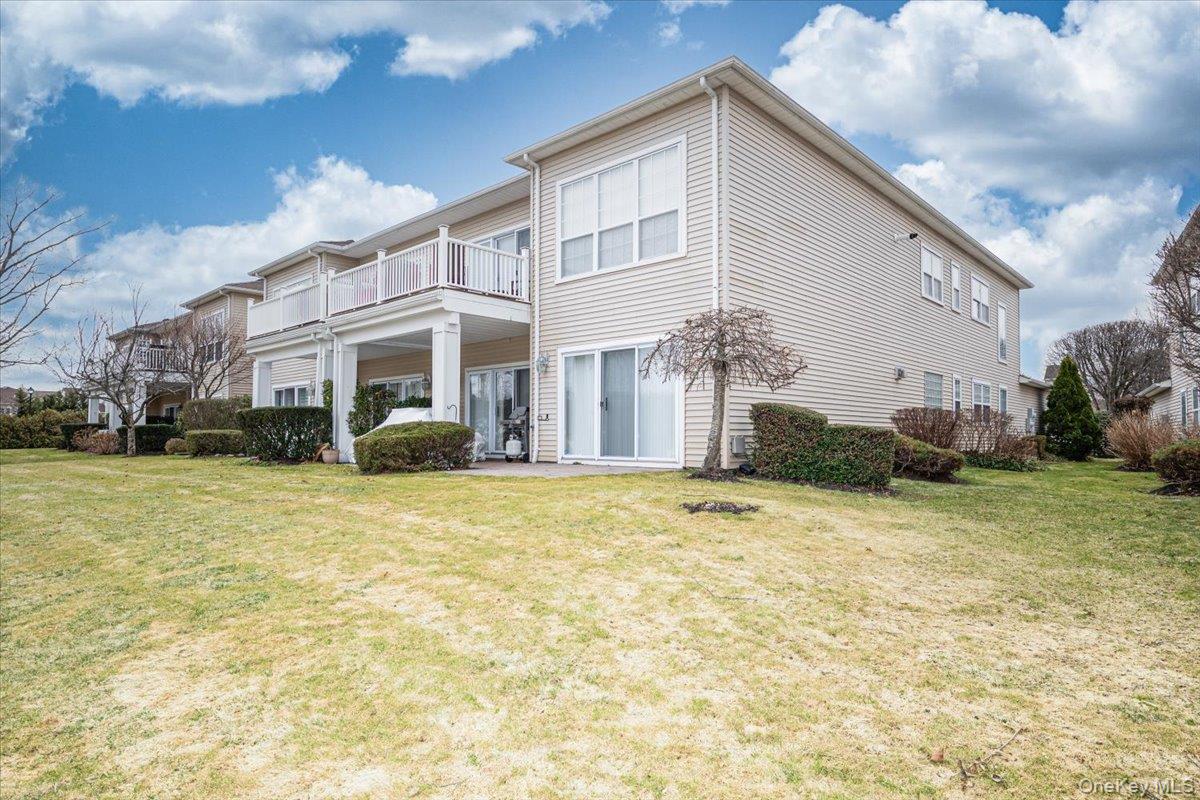 113 Windwatch Drive, Hauppauge, NY 11788