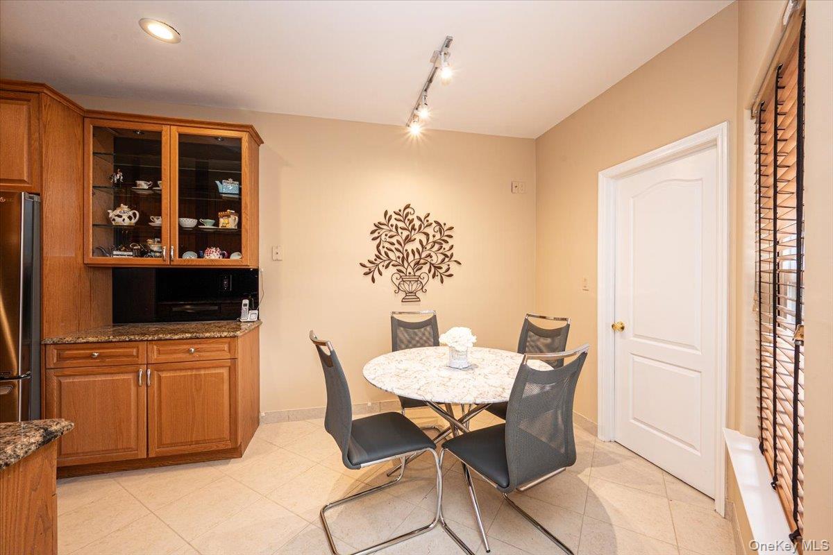 113 Windwatch Drive, Hauppauge, NY 11788