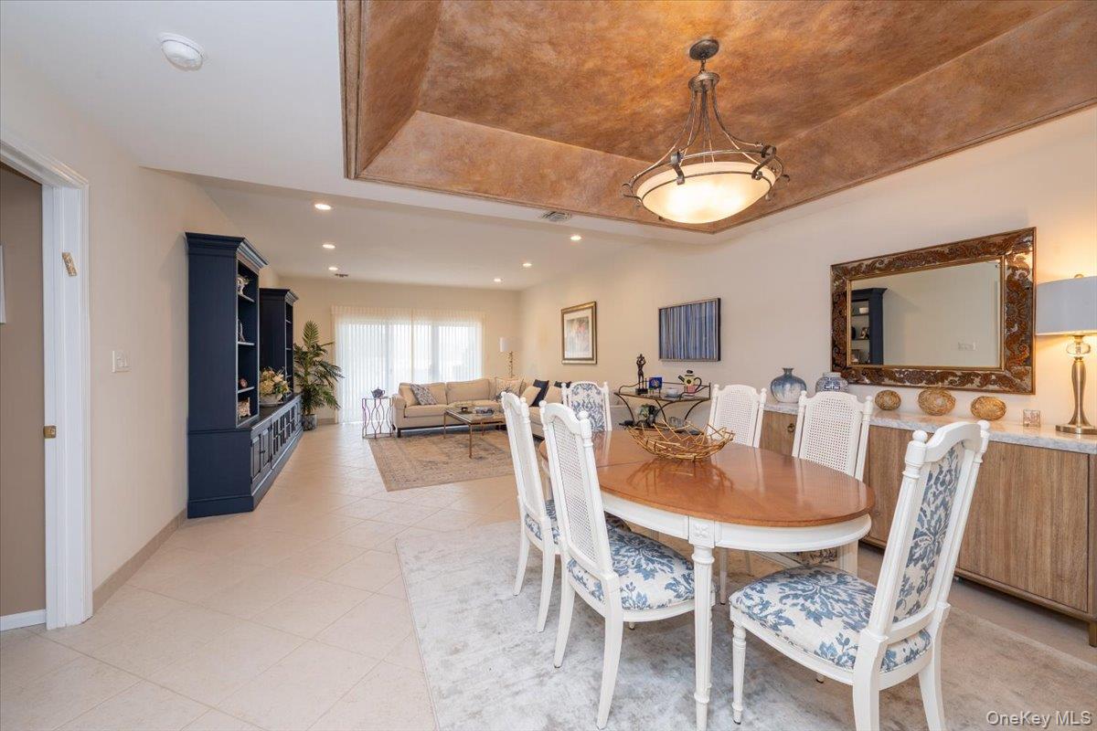 113 Windwatch Drive, Hauppauge, NY 11788