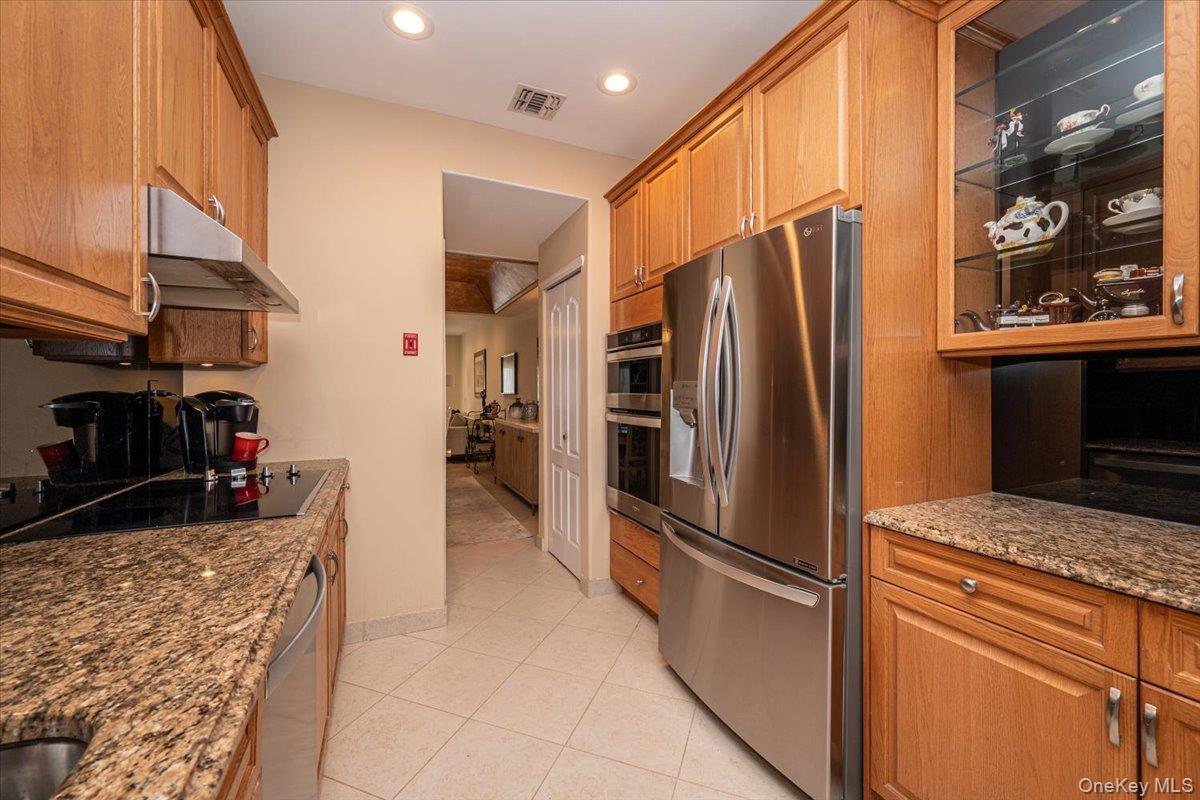 113 Windwatch Drive, Hauppauge, NY 11788