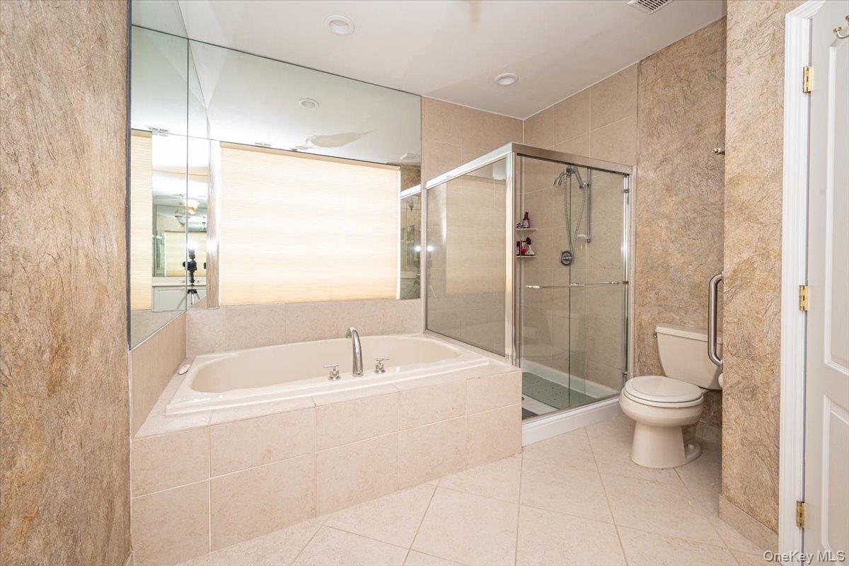 113 Windwatch Drive, Hauppauge, NY 11788