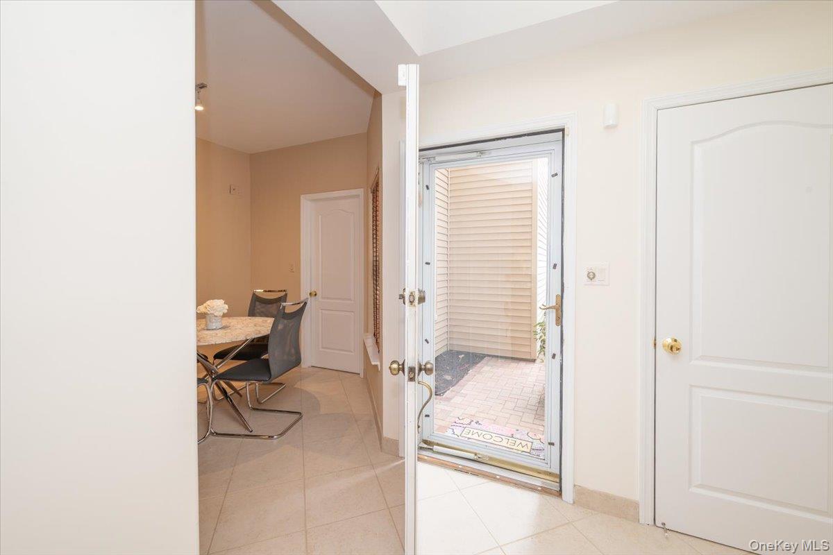 113 Windwatch Drive, Hauppauge, NY 11788