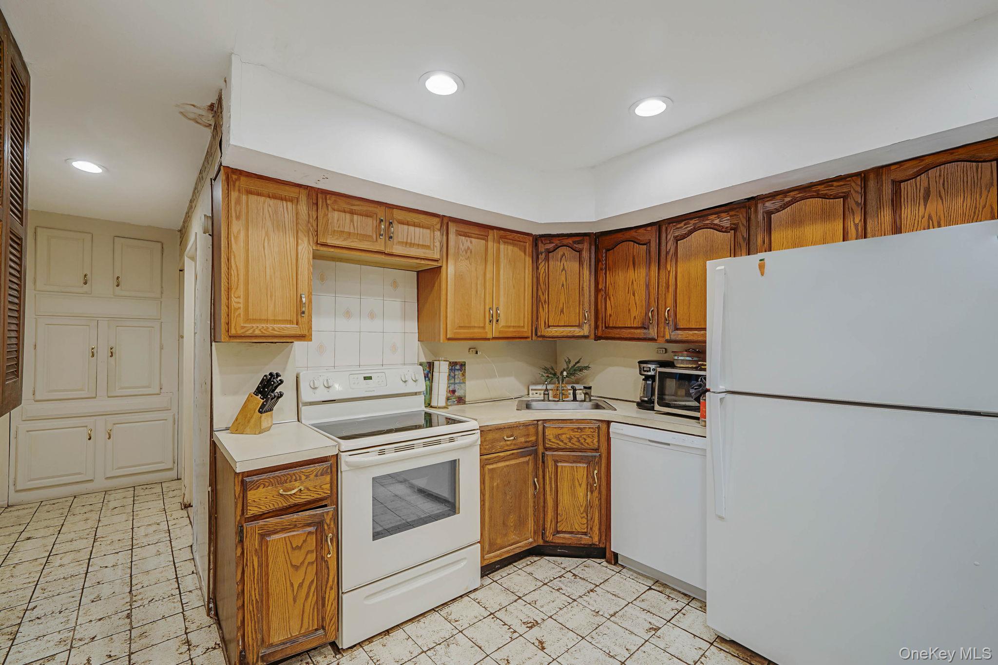 22 Bayberry Lane, Levittown, NY 11756