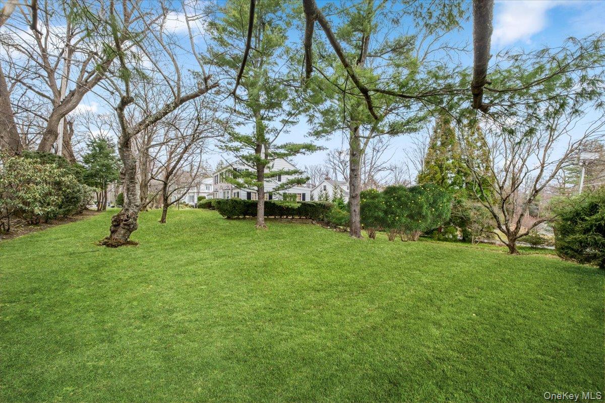 1 Normandy Lane, Scarsdale, NY 10583