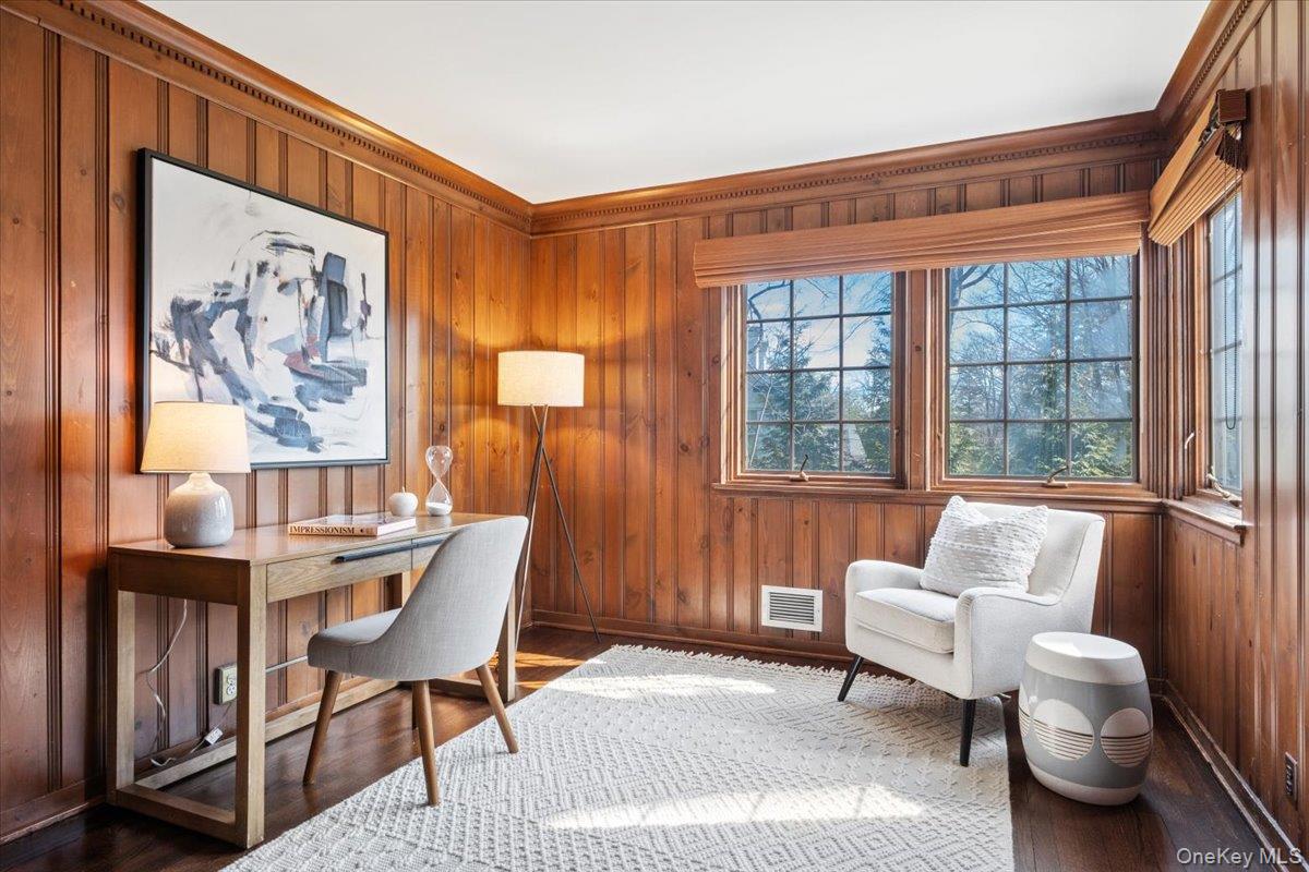 1 Normandy Lane, Scarsdale, NY 10583