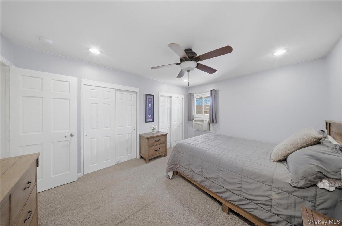 205 Edmunton Drive # h18, North Babylon, NY 11703