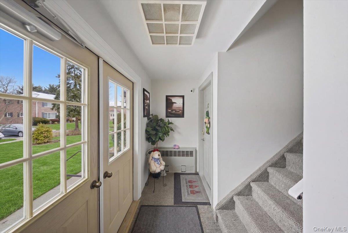 205 Edmunton Drive # h18, North Babylon, NY 11703