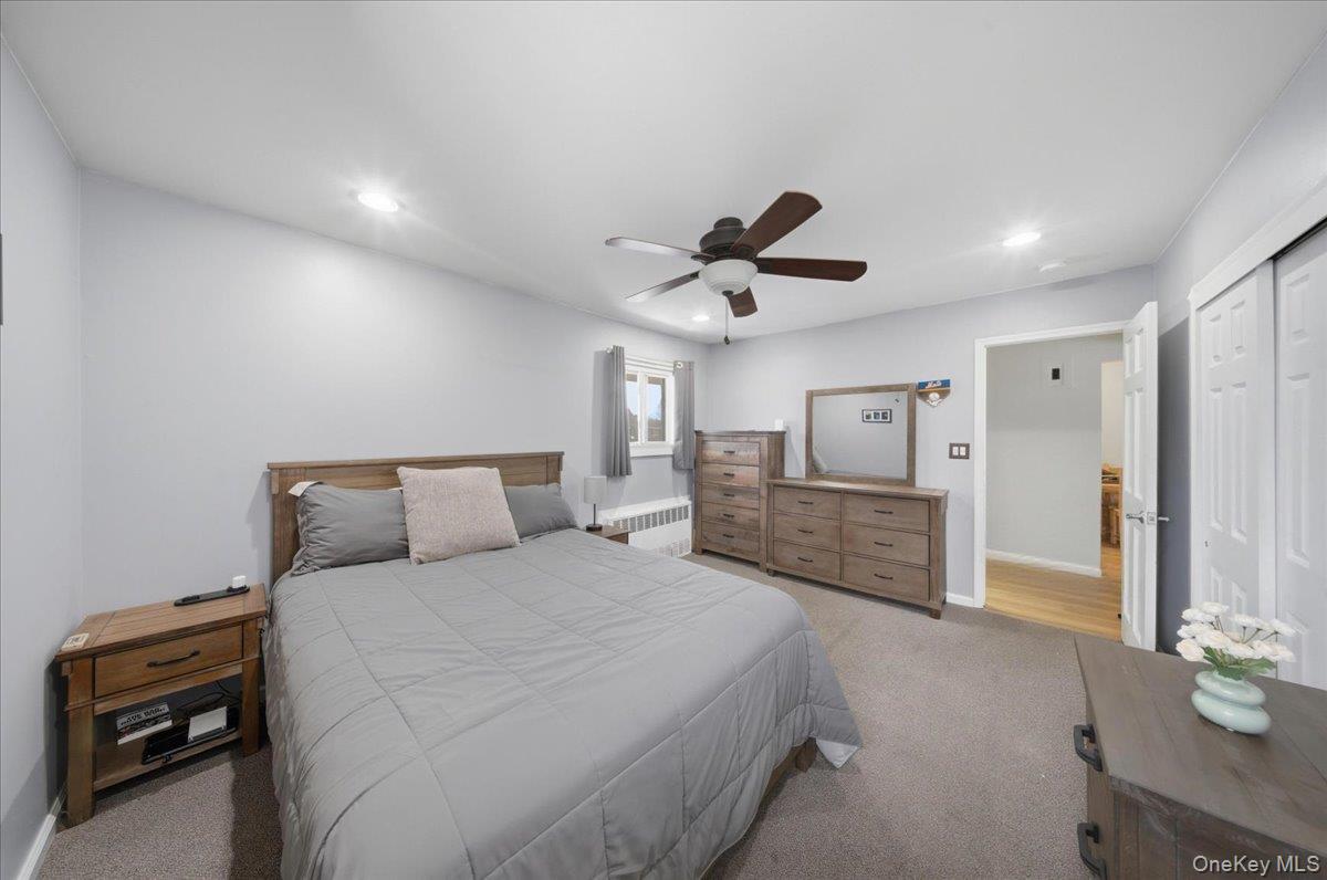 205 Edmunton Drive # h18, North Babylon, NY 11703