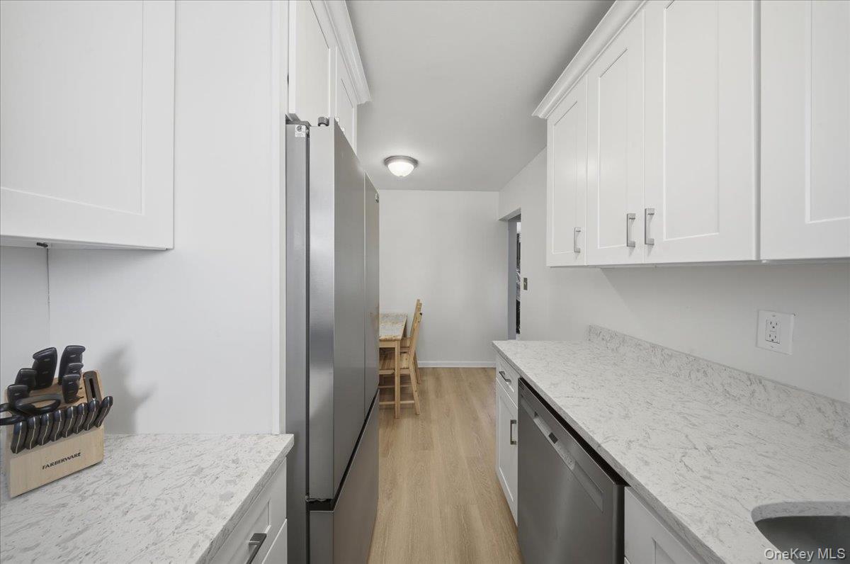 205 Edmunton Drive # h18, North Babylon, NY 11703