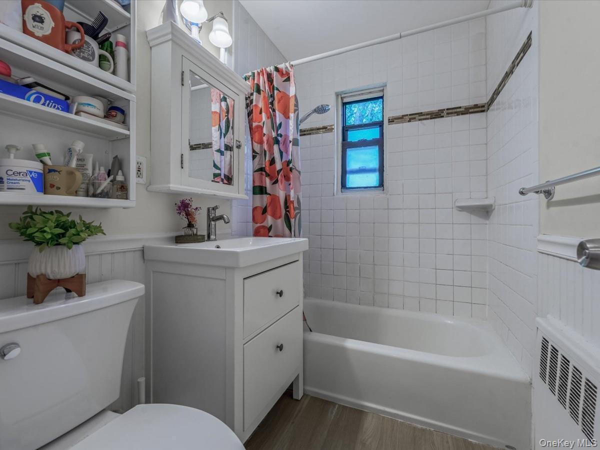 13 W Mill Drive # 3A, Great Neck, NY 11021