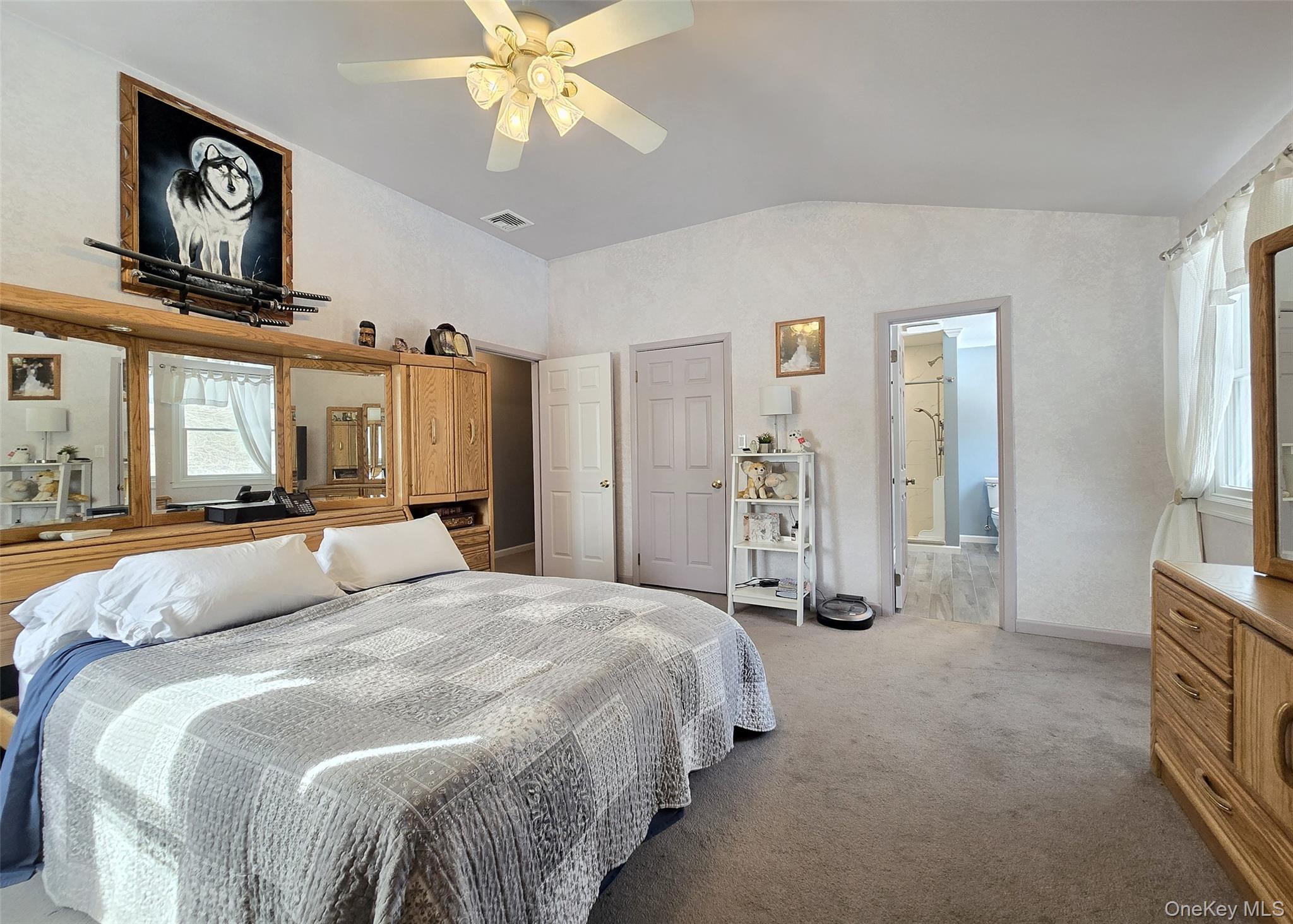 23 Apple Lane, Medford, NY 11763