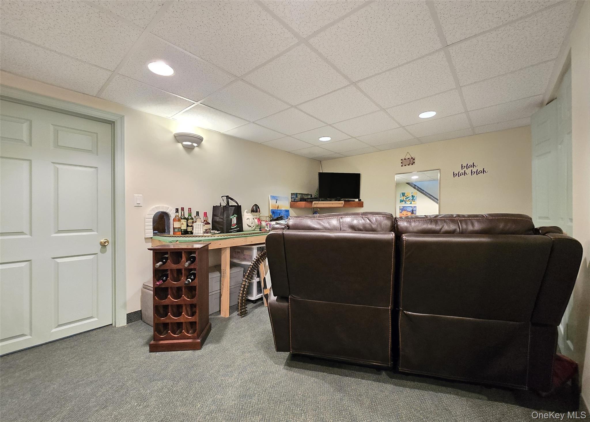 23 Apple Lane, Medford, NY 11763