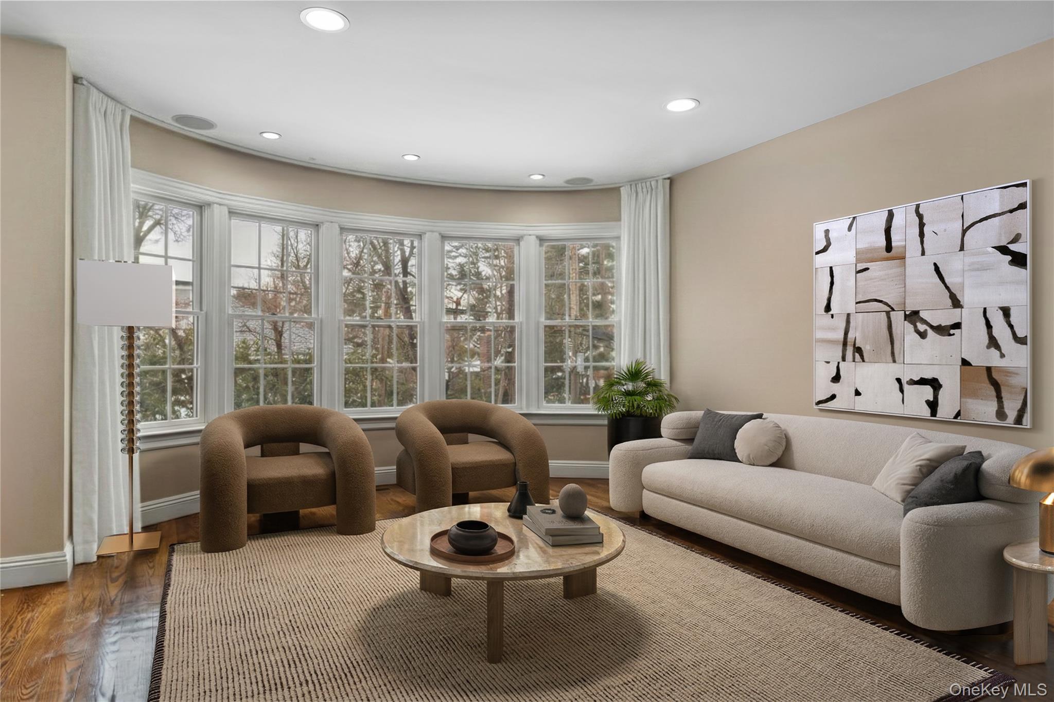 10 Norfolk Road, Great Neck, NY 11020