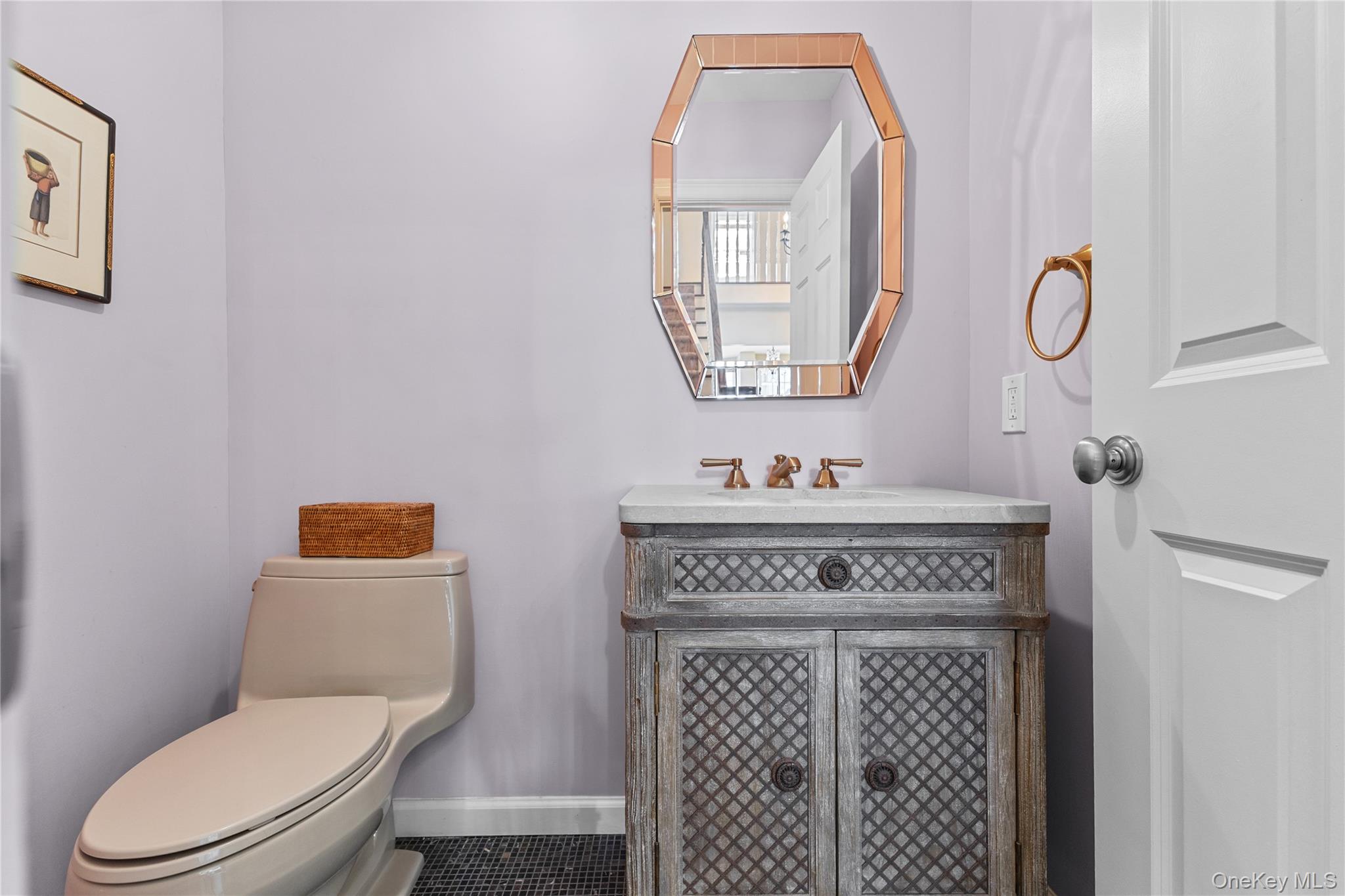 10 Norfolk Road, Great Neck, NY 11020