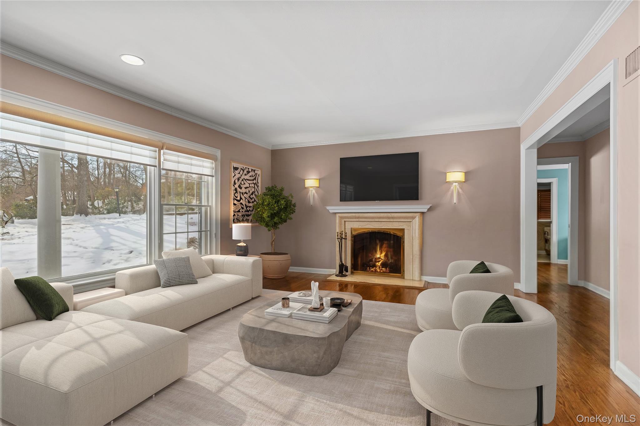 10 Norfolk Road, Great Neck, NY 11020