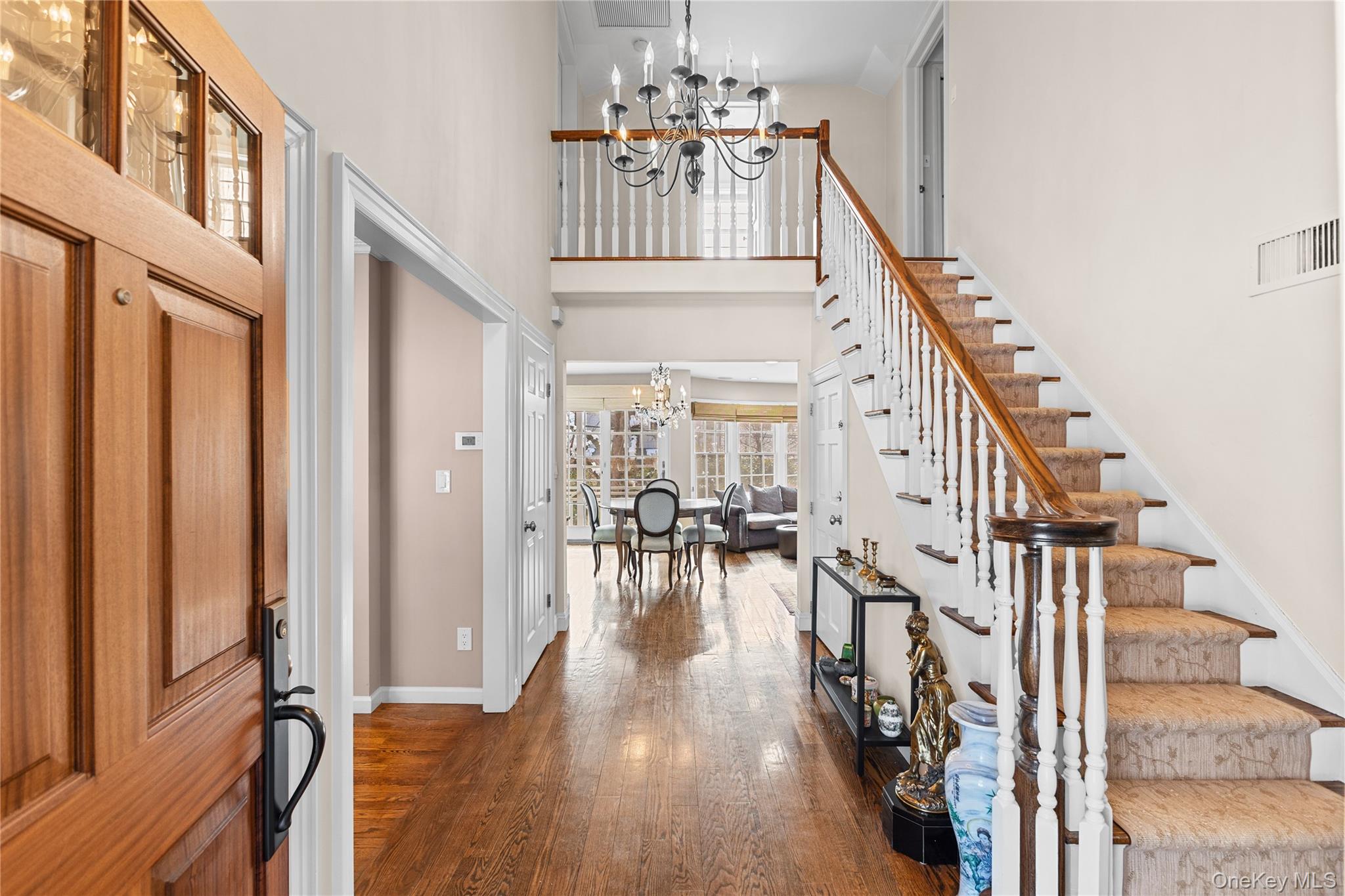 10 Norfolk Road, Great Neck, NY 11020