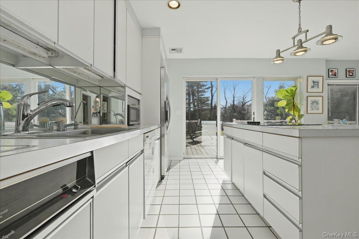 734 Berry Court, West Hempstead, NY 11552