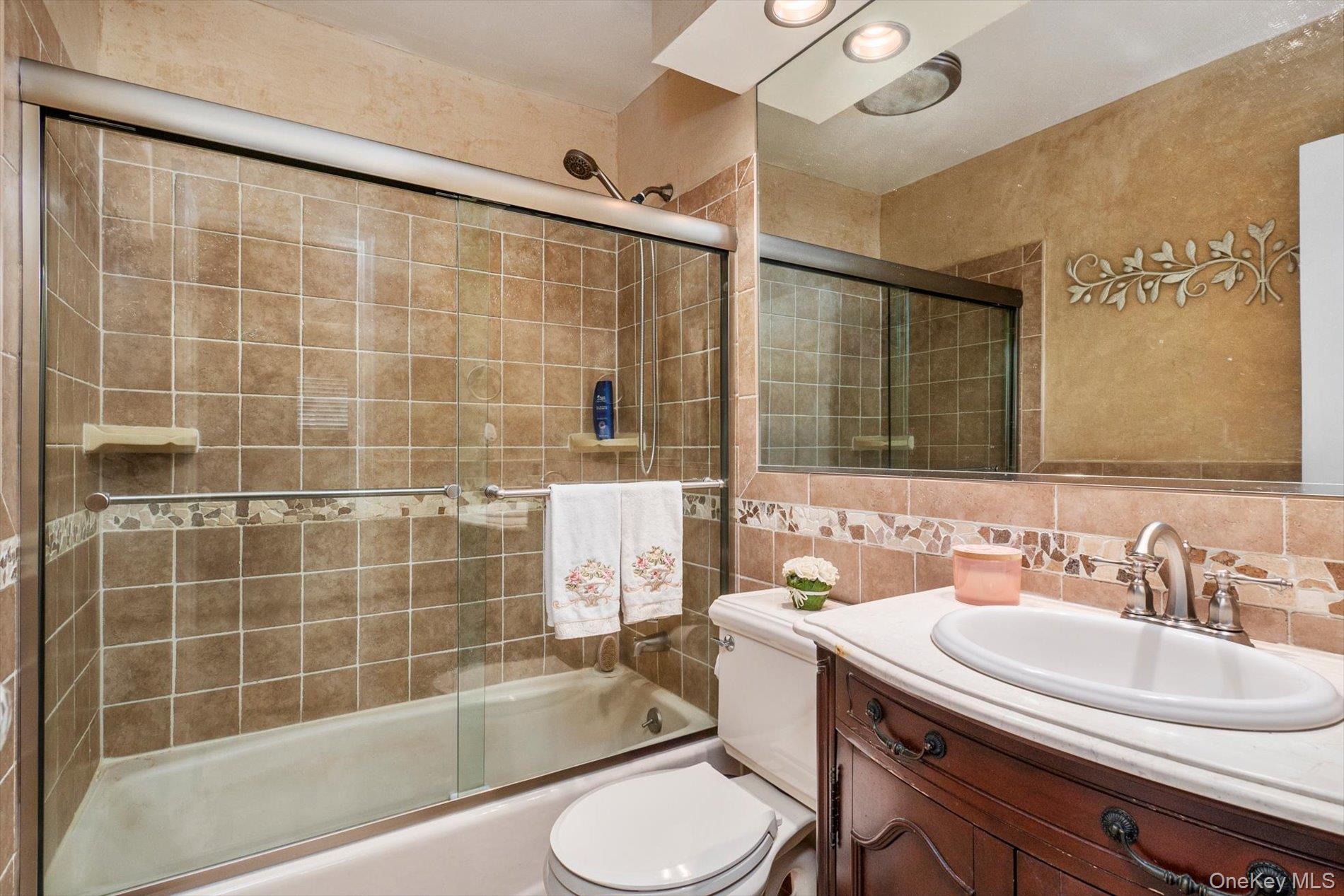 9 Rockaway Place, Massapequa, NY 11758