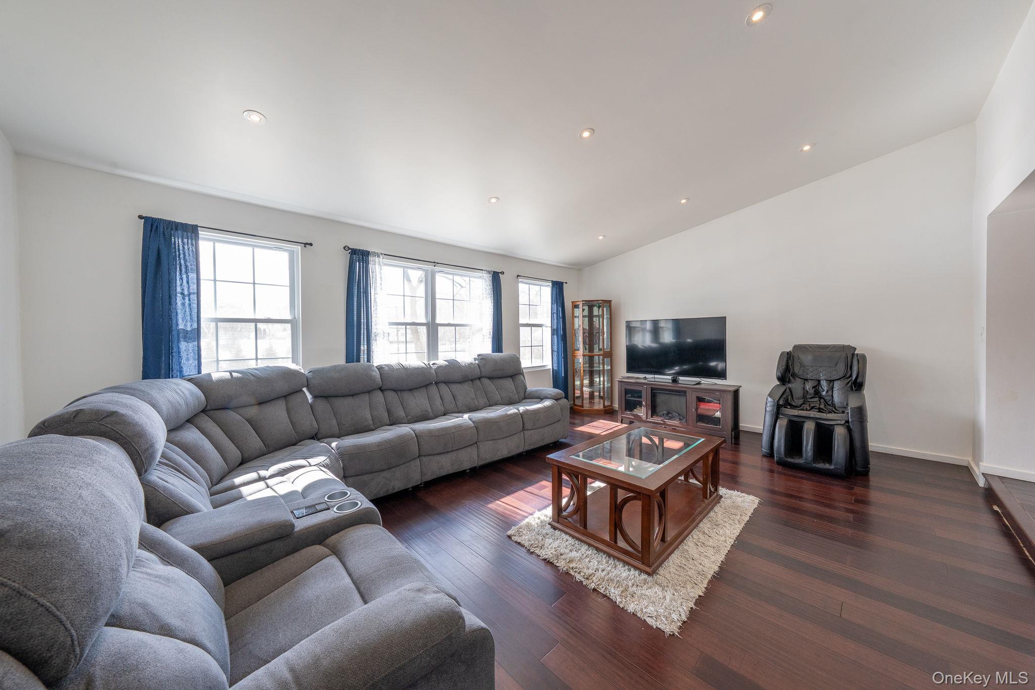 27 Walnut Street, New Windsor, NY 12553