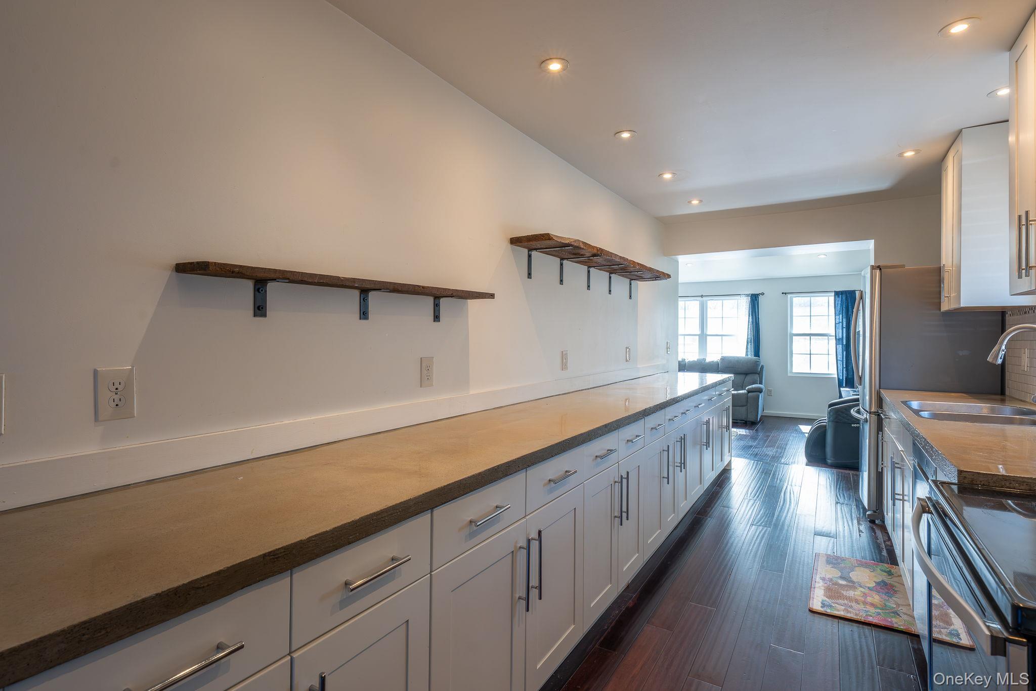 27 Walnut Street, New Windsor, NY 12553