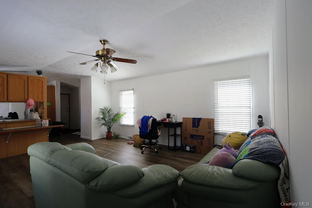 20 Oak St, Wurtsboro, NY 12790