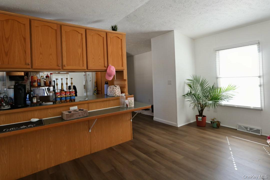 20 Oak St, Wurtsboro, NY 12790