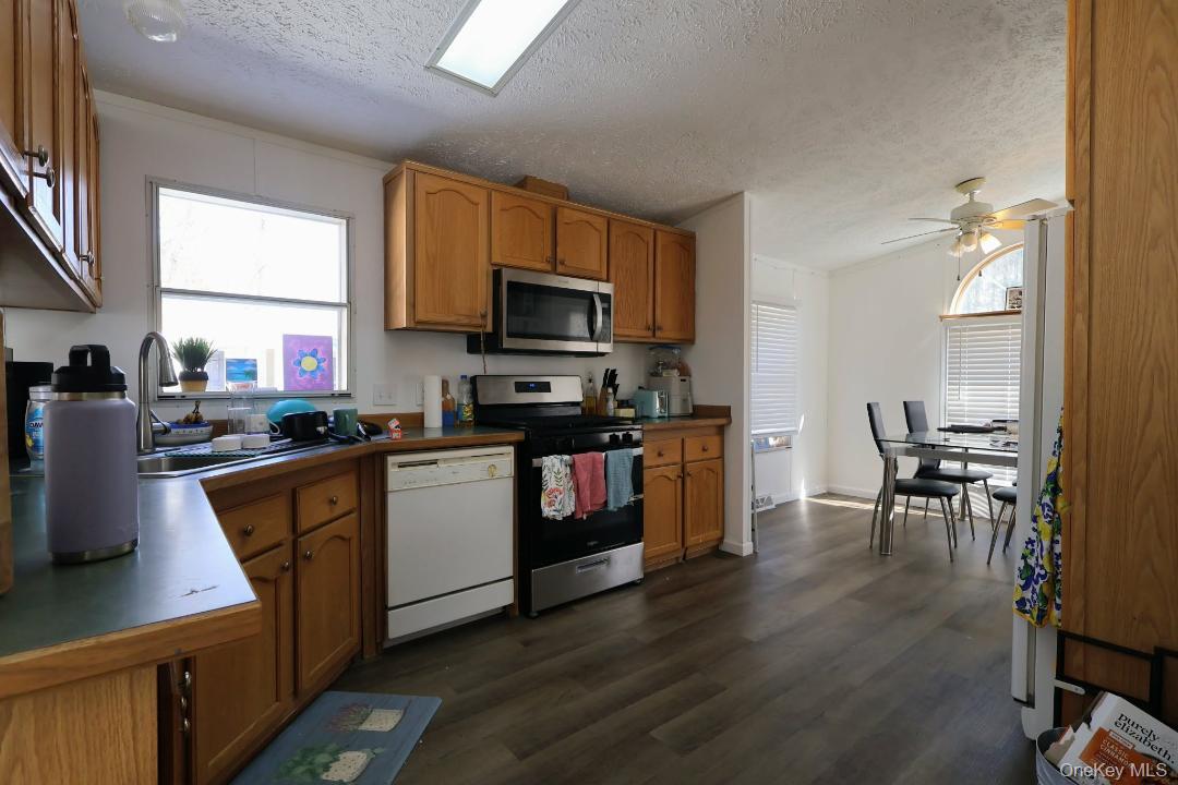 20 Oak St, Wurtsboro, NY 12790