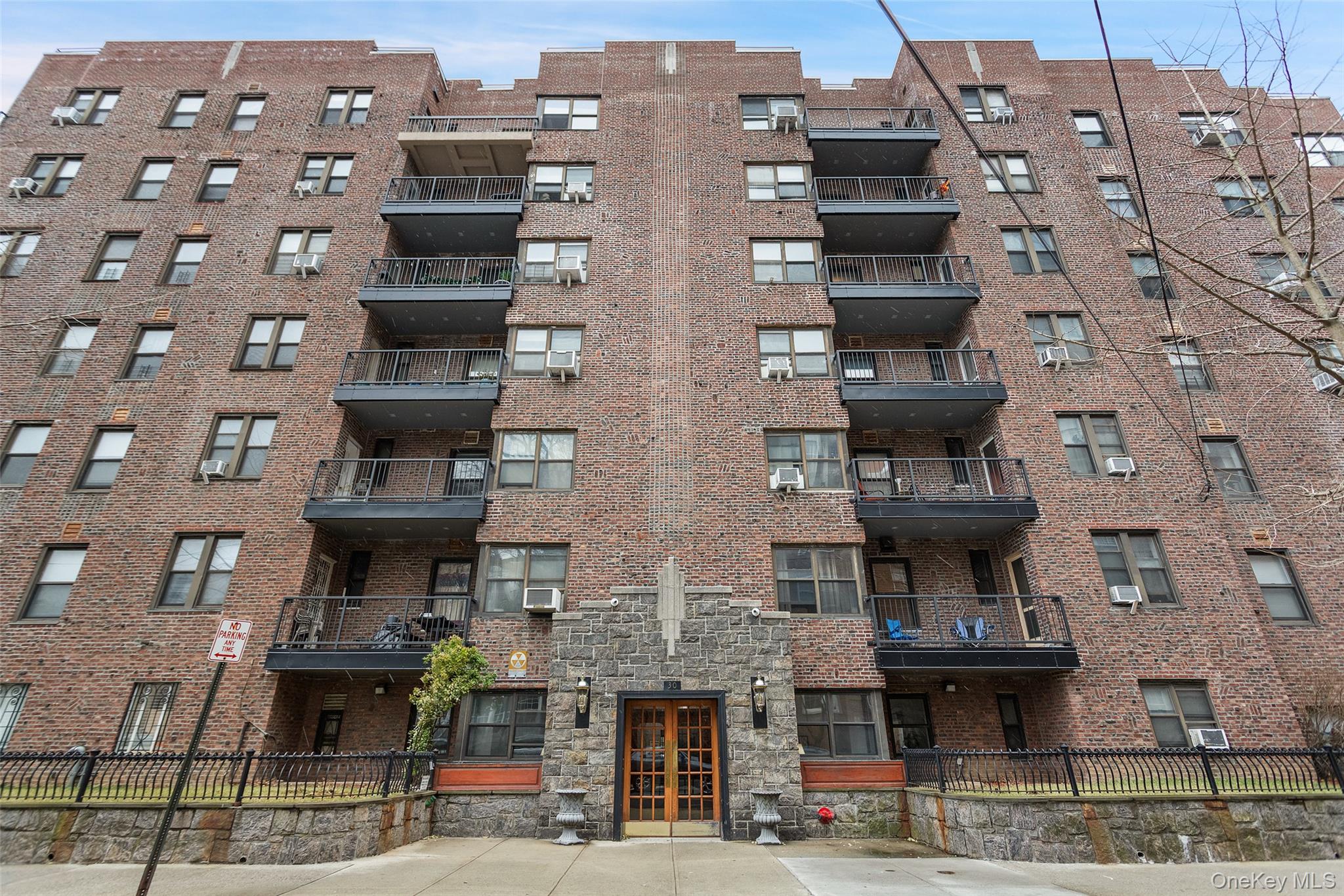 30 Clinton Place # LB, New Rochelle, NY 10801