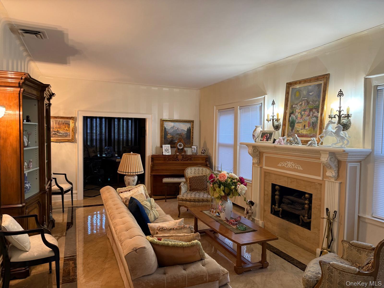 365 Broadway, Lawrence, NY 11559