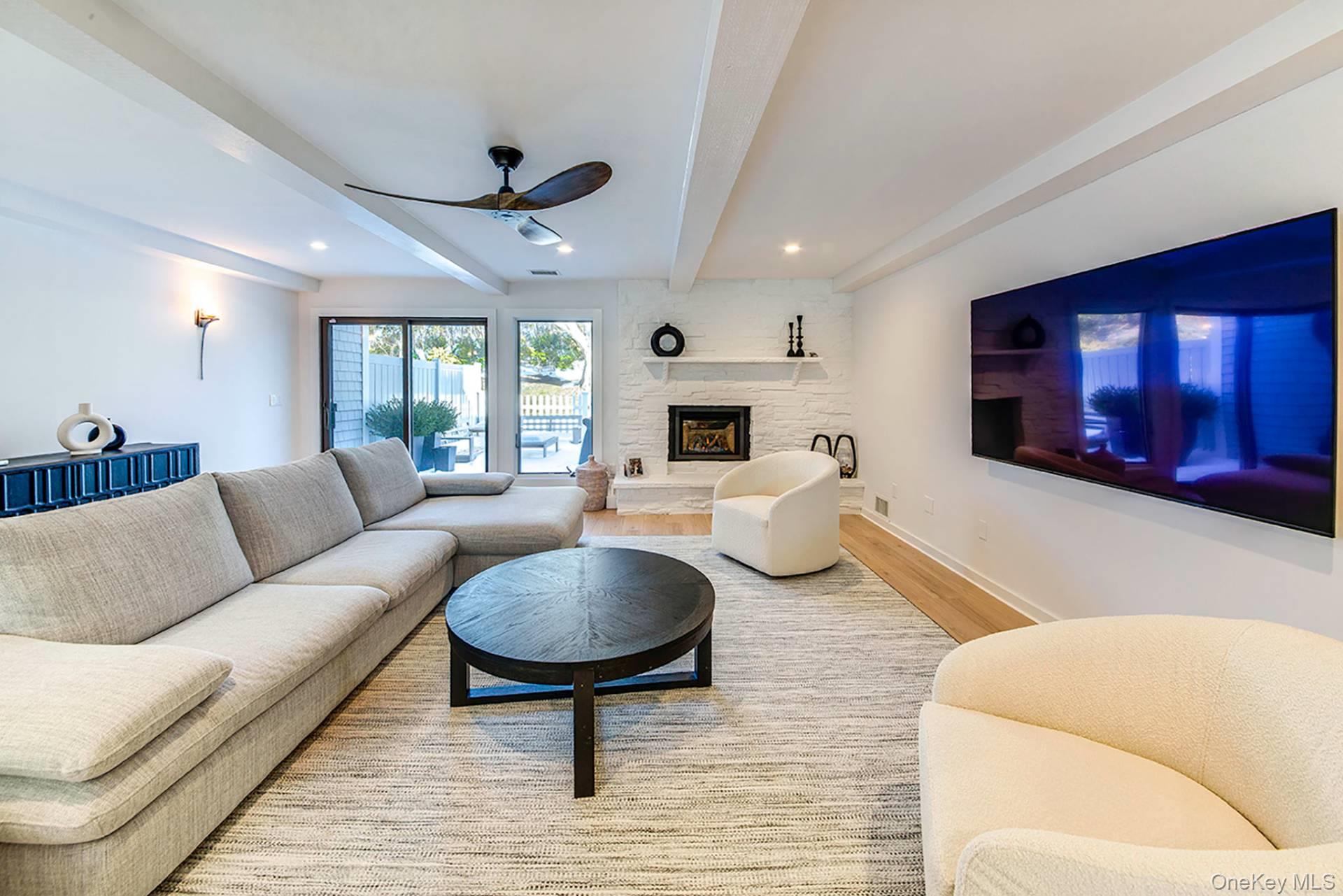 50 Hubbard Lane # 122, Southampton, NY 11968