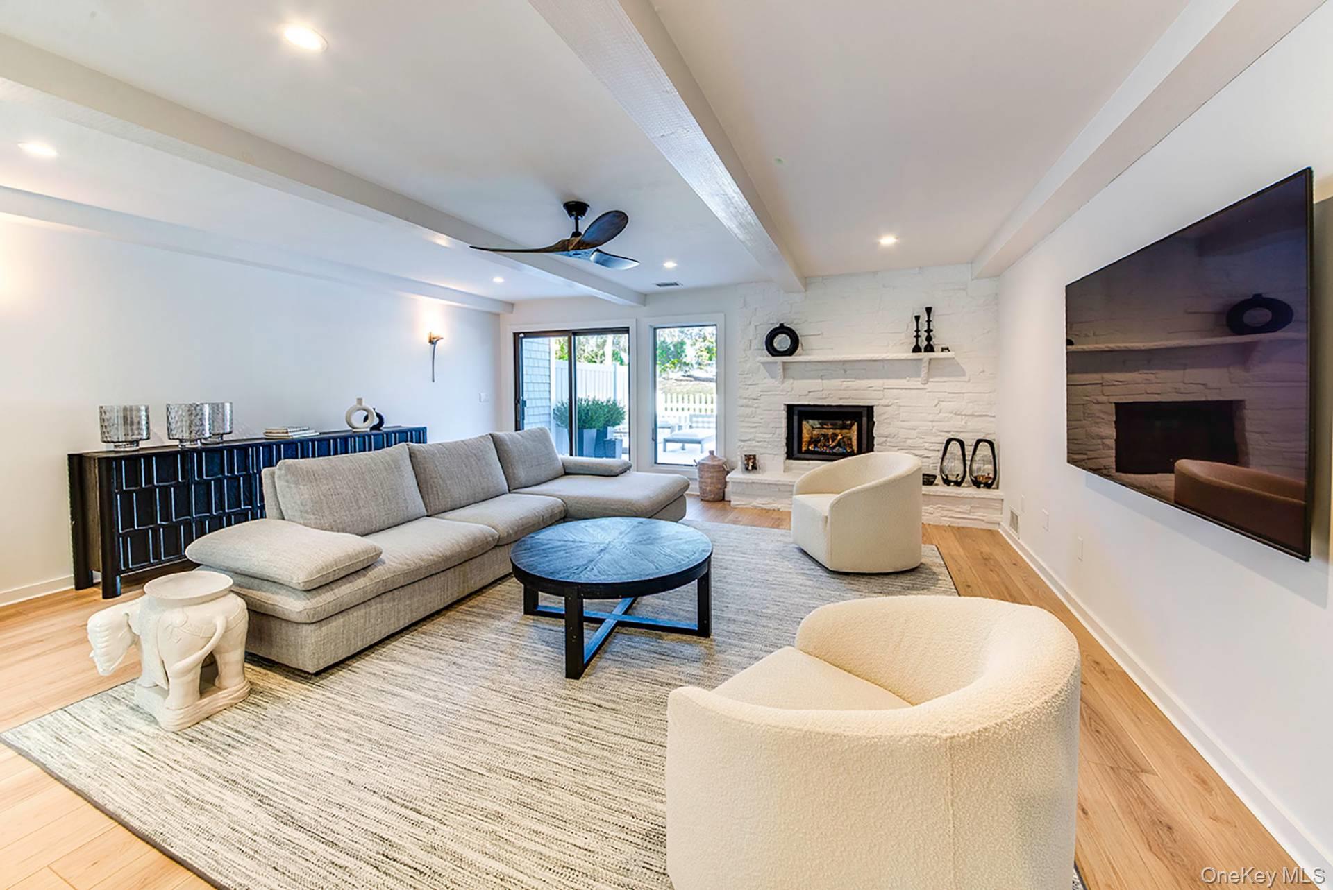 50 Hubbard Lane # 122, Southampton, NY 11968