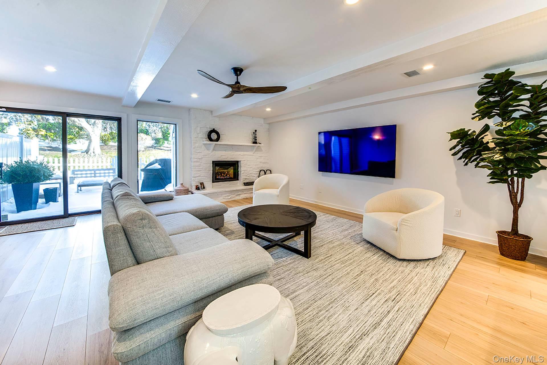 50 Hubbard Lane # 122, Southampton, NY 11968