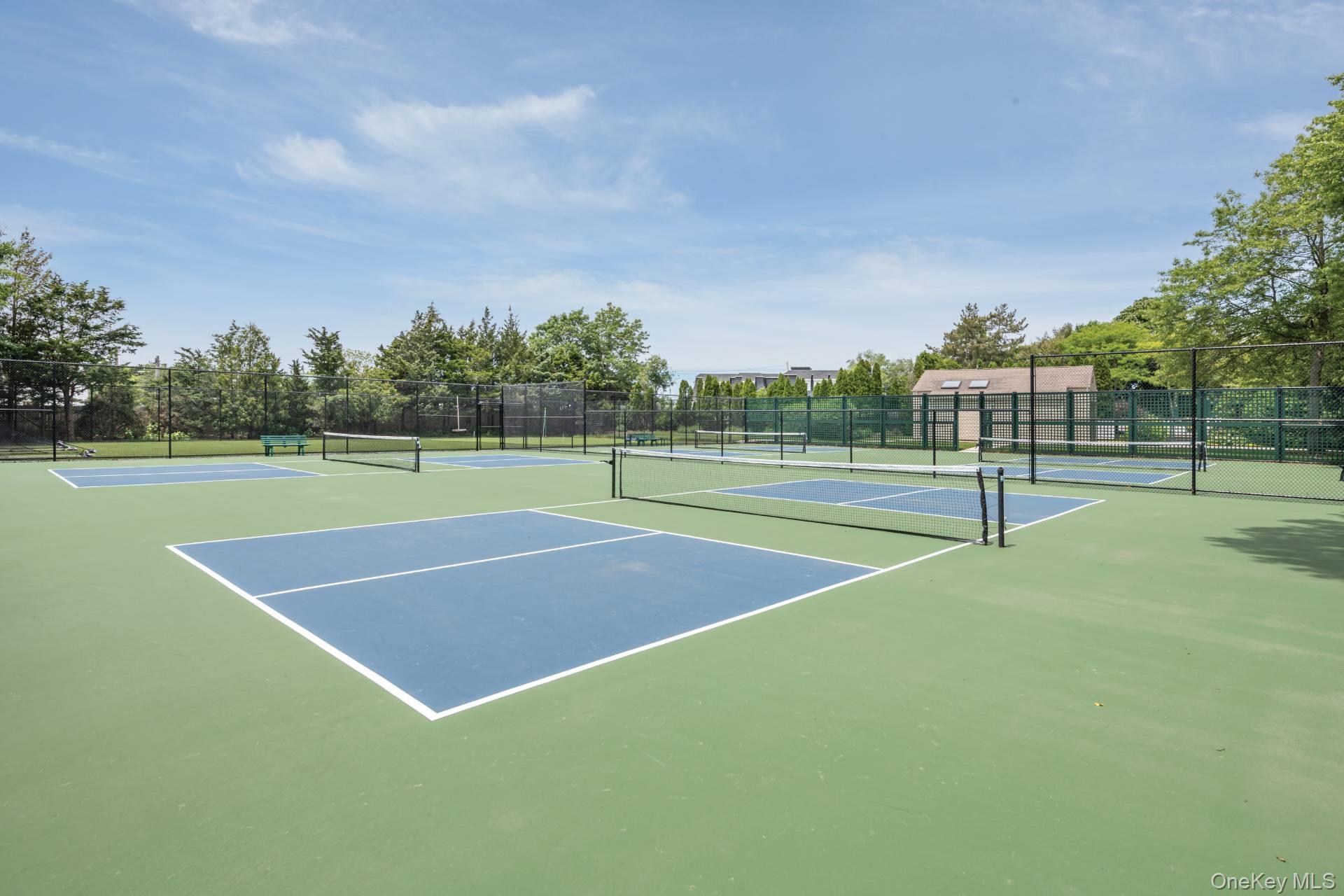 50 Hubbard Lane # 122, Southampton, NY 11968